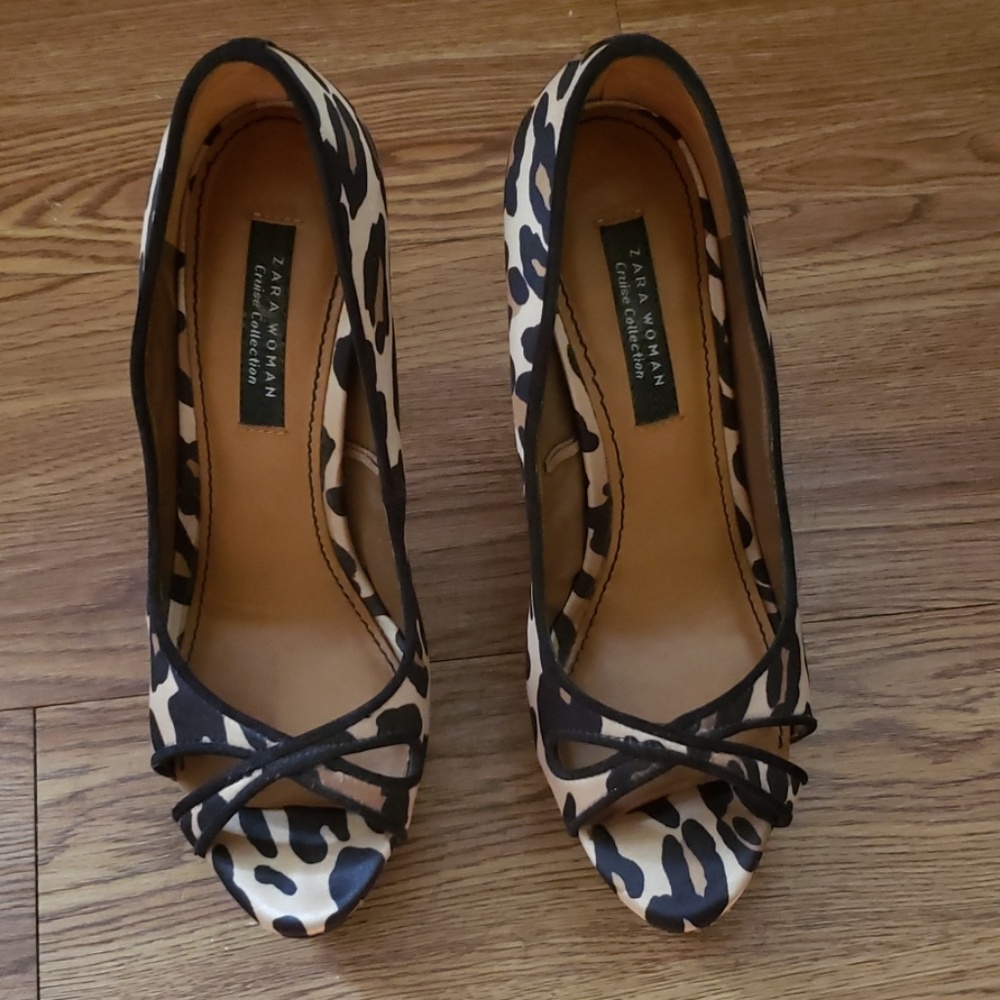 Zara Satin Leopards Peep Toe